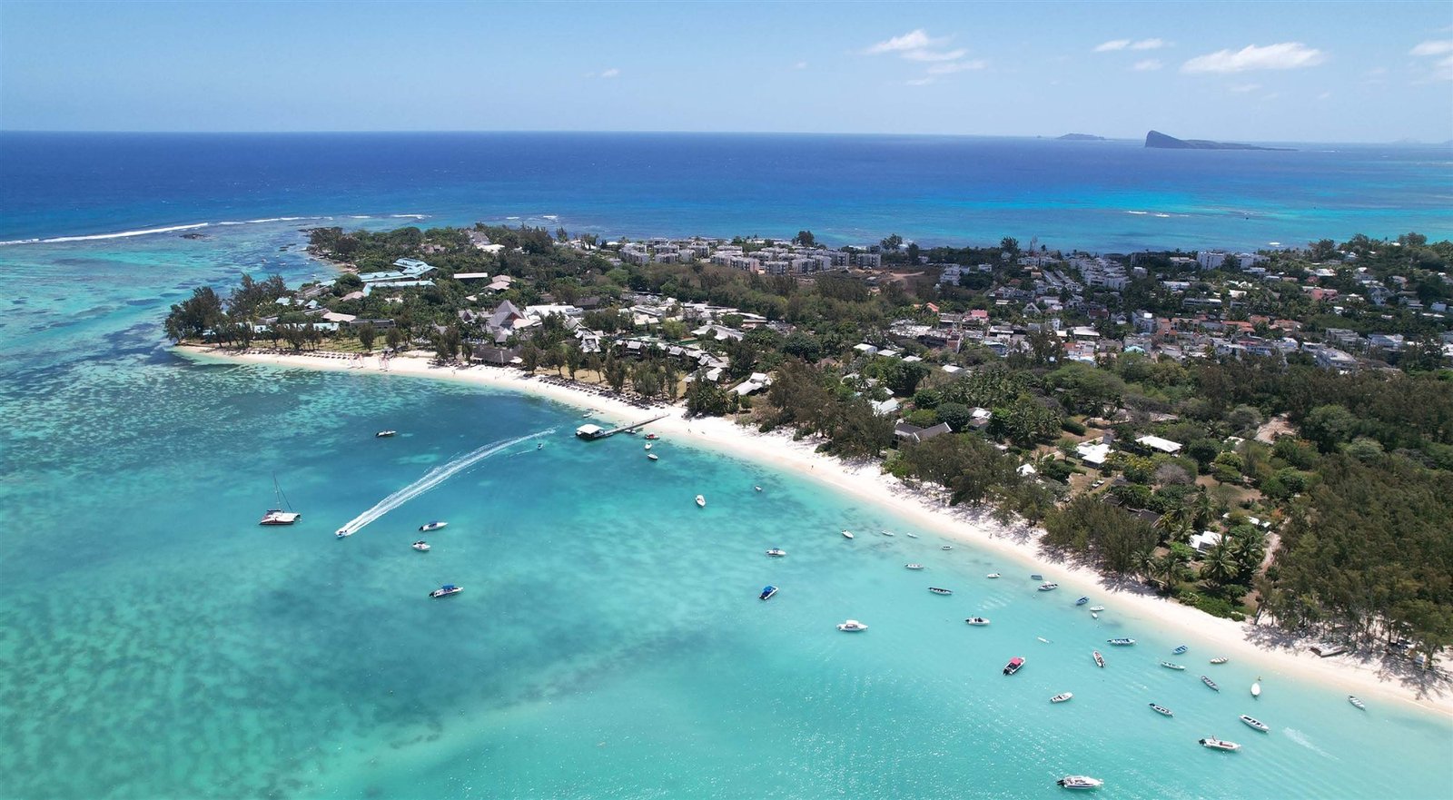 Mont Choisy lagoon